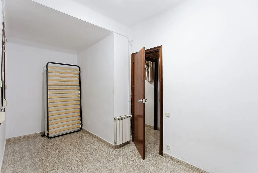Apartment in Barcelona, Spain 5 bedrooms, 165 sq.m. No. 140963