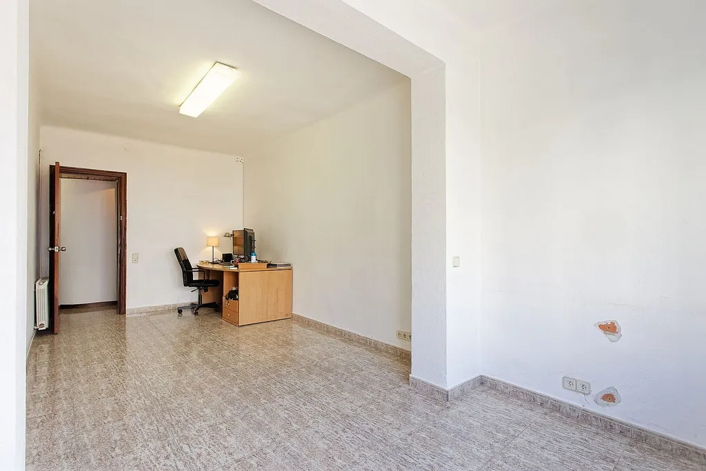 Apartment in Barcelona, Spain 5 bedrooms, 165 sq.m. No. 140963