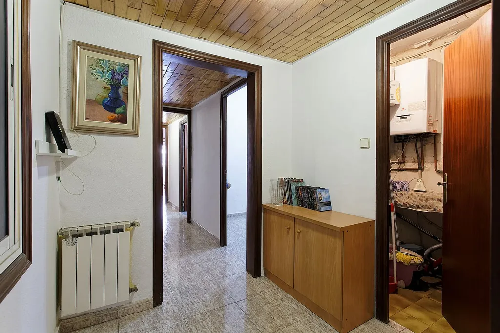 Apartment in Barcelona, Spain 5 bedrooms, 165 sq.m. No. 140963