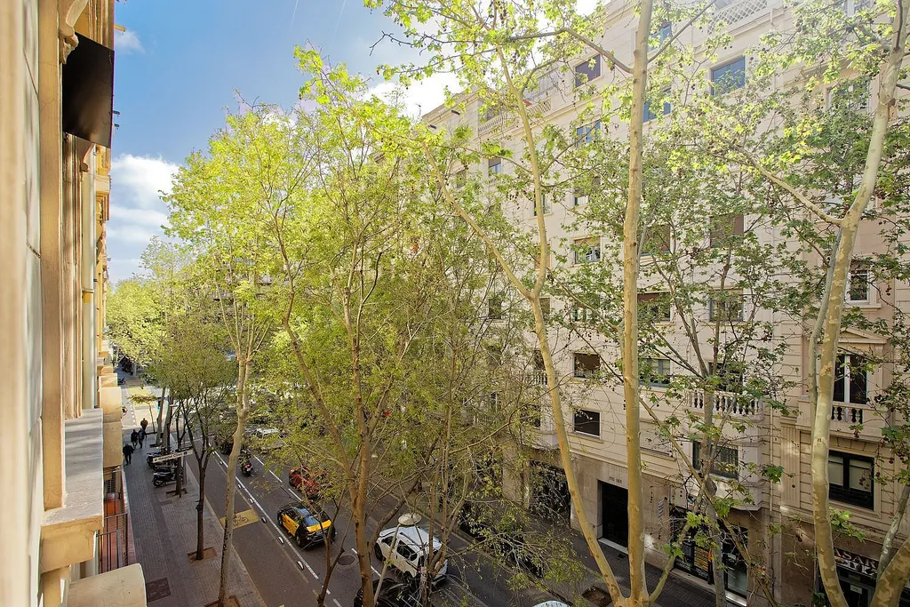 Apartment in Barcelona, Spain 5 bedrooms, 165 sq.m. No. 140963