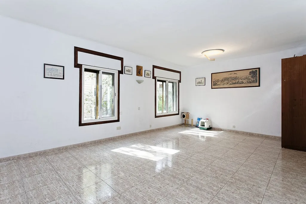 Apartment in Barcelona, Spain 5 bedrooms, 165 sq.m. No. 140963