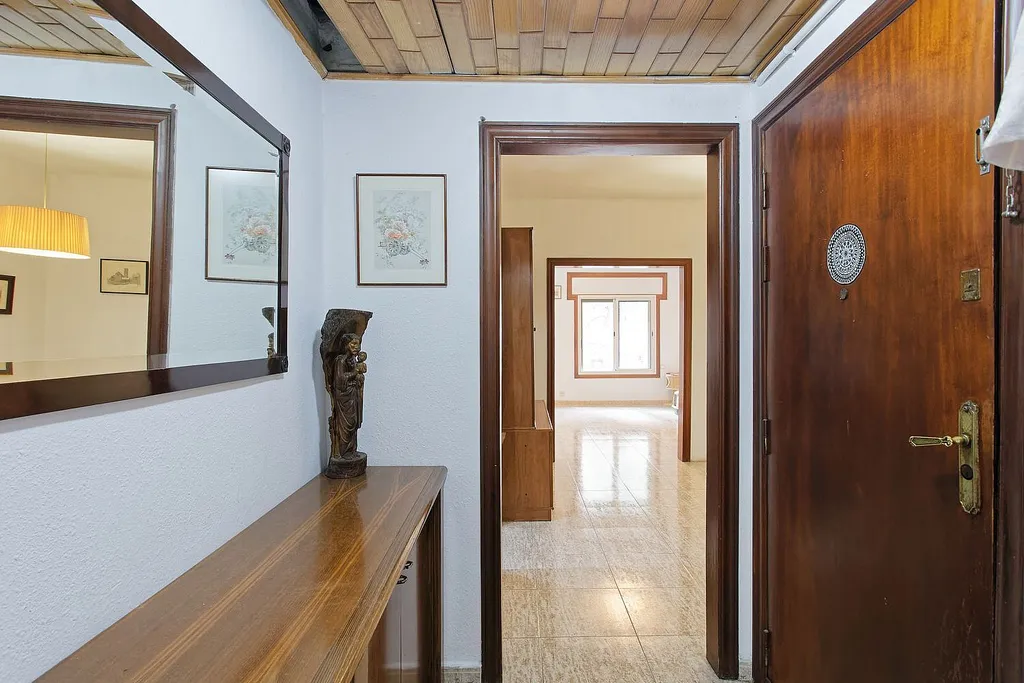 Apartment in Barcelona, Spain 5 bedrooms, 165 sq.m. No. 140963
