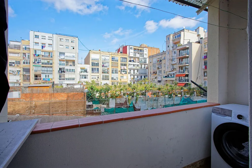 Apartment in Barcelona, Spain 5 bedrooms, 165 sq.m. No. 140963