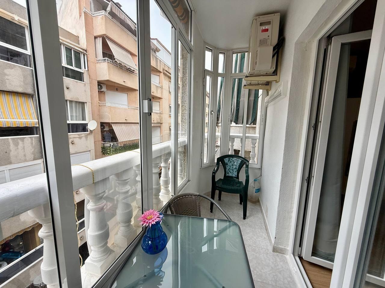 Apartment à Torrevieja, Alicante, Espagne 1 chambre, 54 m2 No. 184256