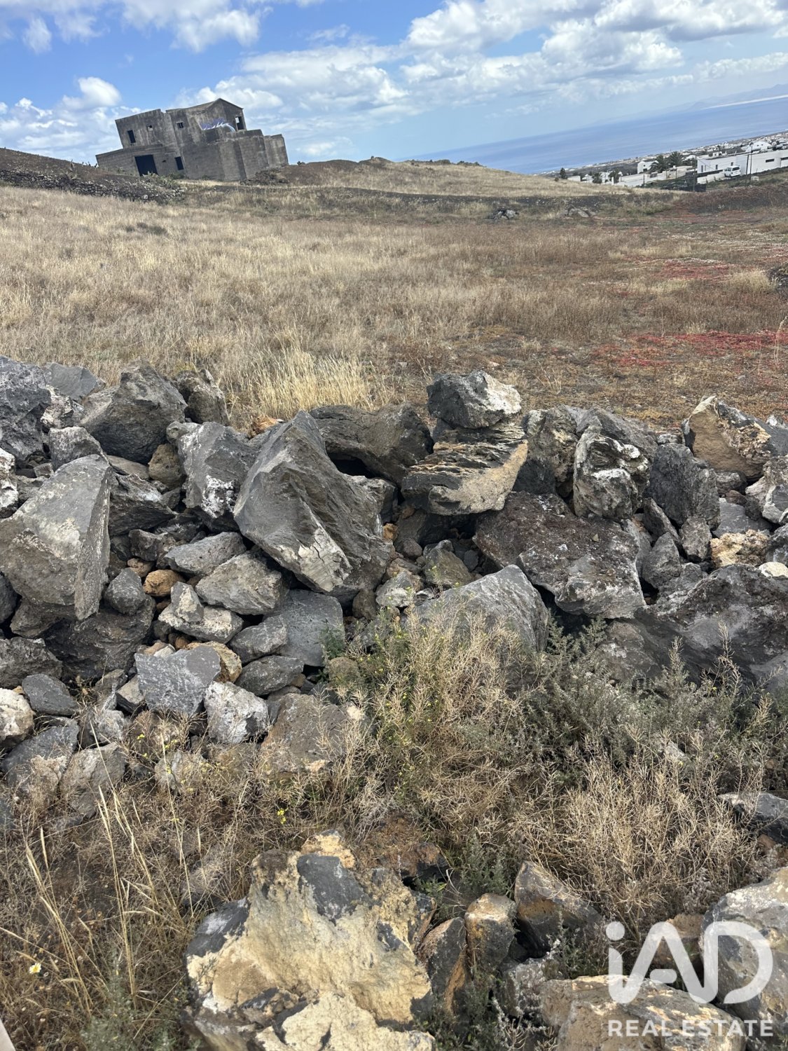 Land plot in Tias, Lanzarote, Spain 1300 sq.m. No. 188160