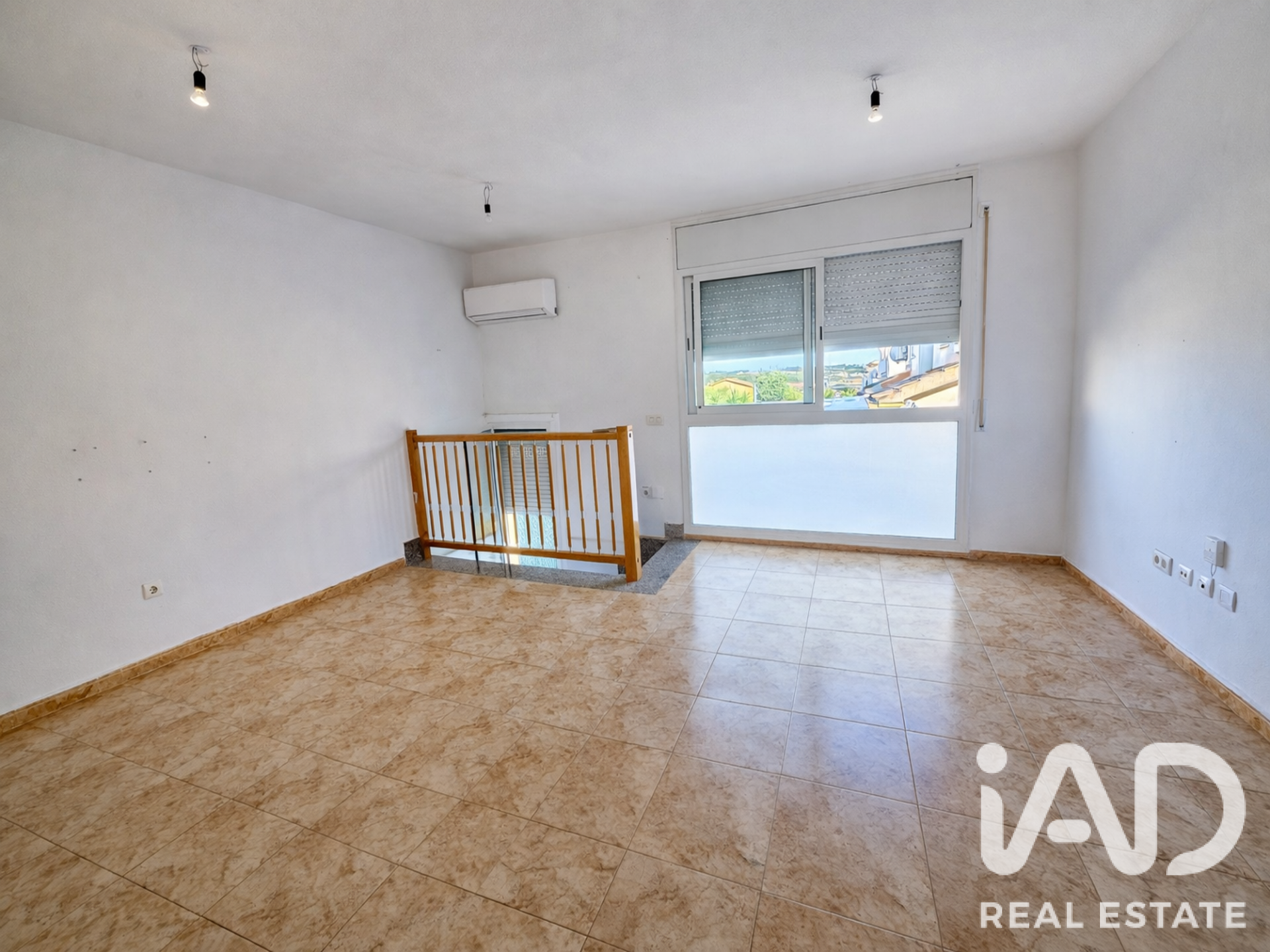 Townhouse in Santa Oliva, Tarragona, Spain 3 bedrooms, 102 sq.m. No. 188155