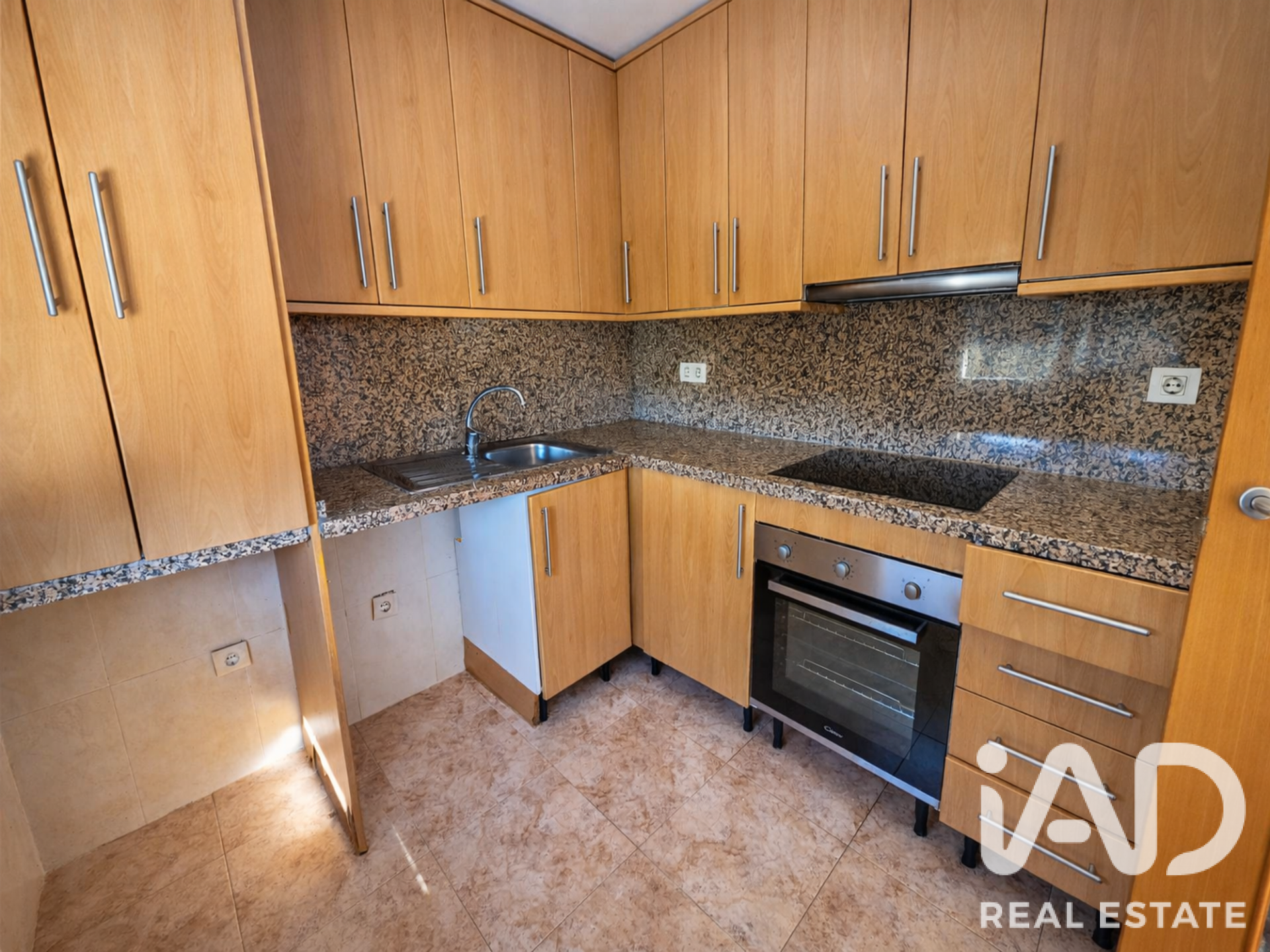 Townhouse in Santa Oliva, Tarragona, Spain 3 bedrooms, 102 sq.m. No. 188155