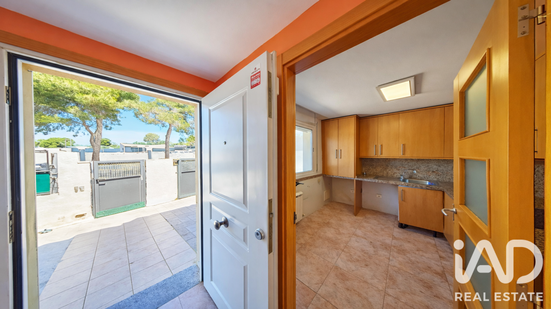 Townhouse in Santa Oliva, Tarragona, Spain 3 bedrooms, 102 sq.m. No. 188155