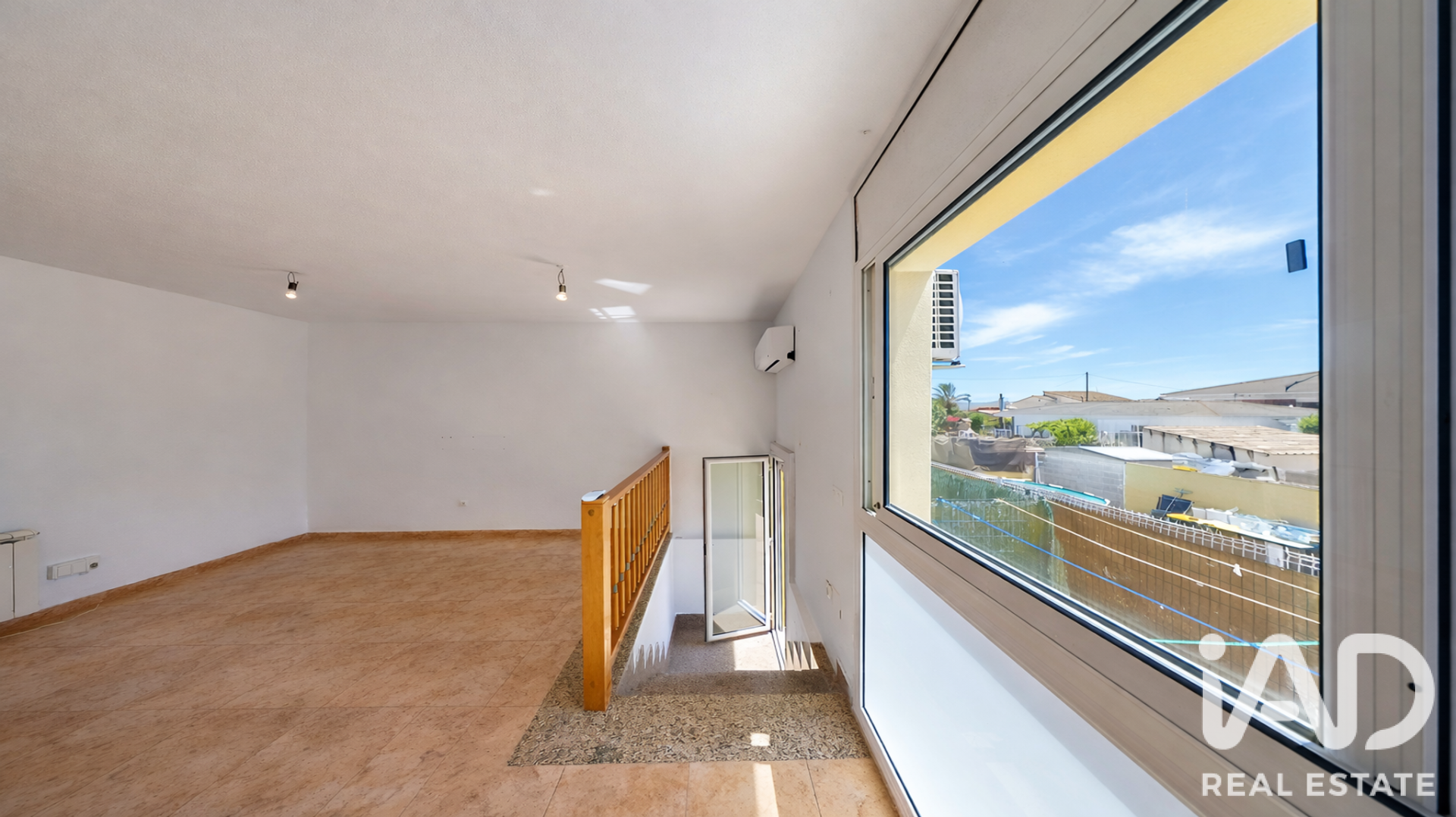Townhouse in Santa Oliva, Tarragona, Spain 3 bedrooms, 102 sq.m. No. 188155
