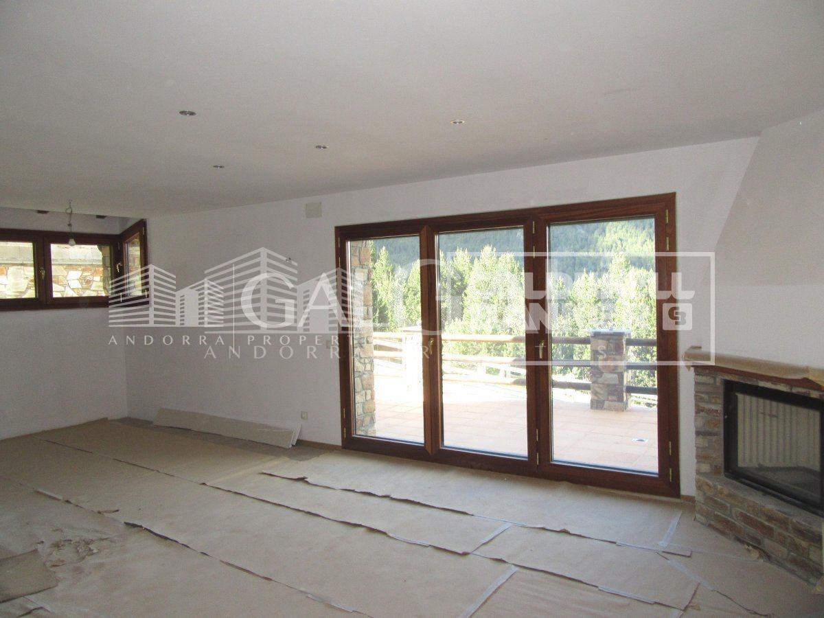 House à Principado De Andorra (Ninguna Poblacion Tiene C.P.), Lleida, Espagne 4 chambres, 335 m2 No. 160353