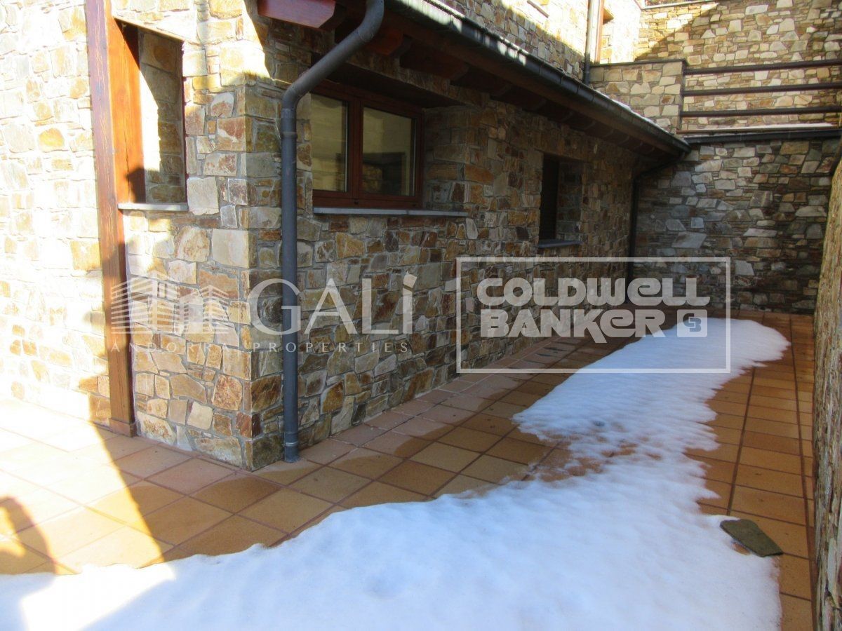 House à Principado De Andorra (Ninguna Poblacion Tiene C.P.), Lleida, Espagne 4 chambres, 335 m2 No. 160353