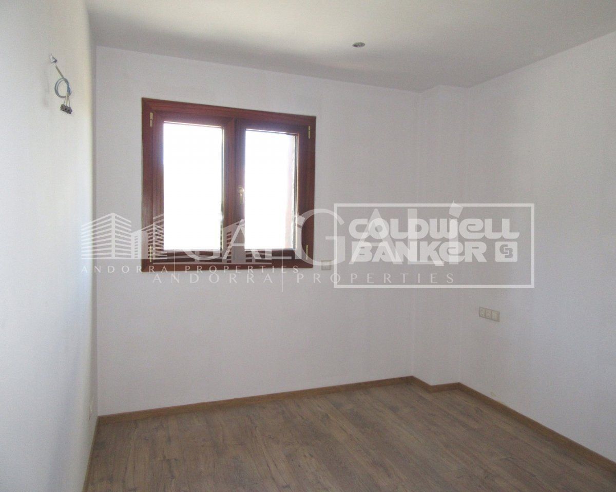 House à Principado De Andorra (Ninguna Poblacion Tiene C.P.), Lleida, Espagne 4 chambres, 335 m2 No. 160353
