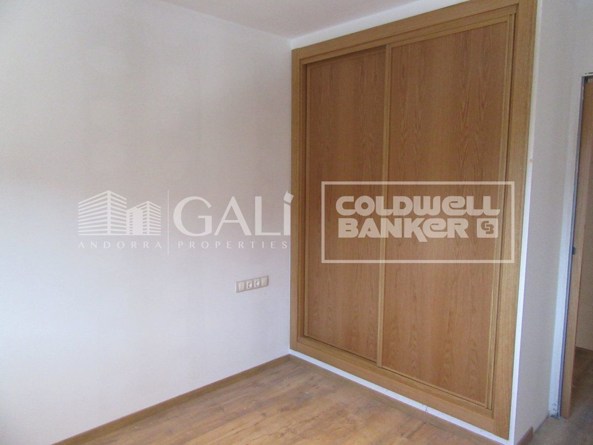 House à Principado De Andorra (Ninguna Poblacion Tiene C.P.), Lleida, Espagne 4 chambres, 335 m2 No. 160353