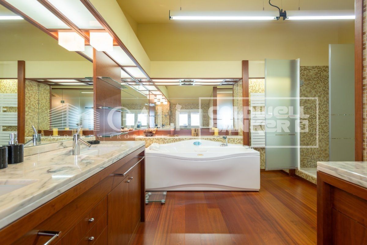 Villa Principado De Andorra (Ninguna Poblacion Tiene C.P.), Lleida, Spānijā 6 istabas, 586 m2 Nr. 160351