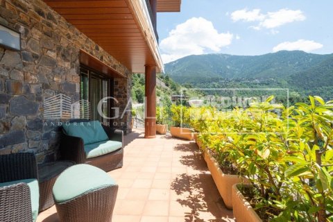 Villa en Principado De Andorra (Ninguna Poblacion Tiene C.P.), Lérida, España 6 dormitorios, 586 m2 No. 160351