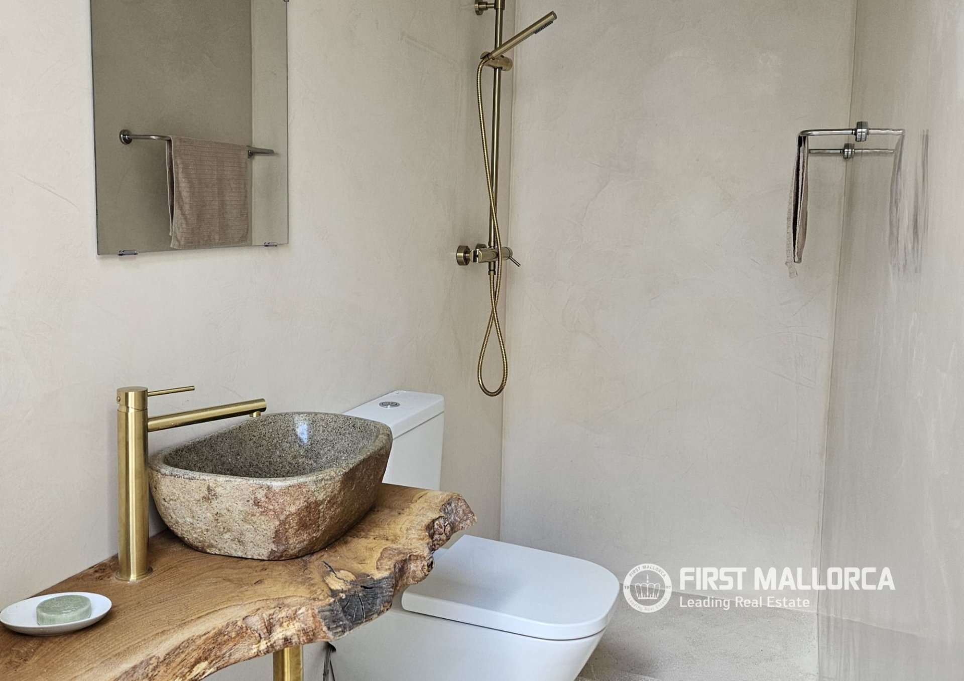 Villa en Port De Pollenca, Mallorca, España 4 dormitorios, 200 m2 No. 164303