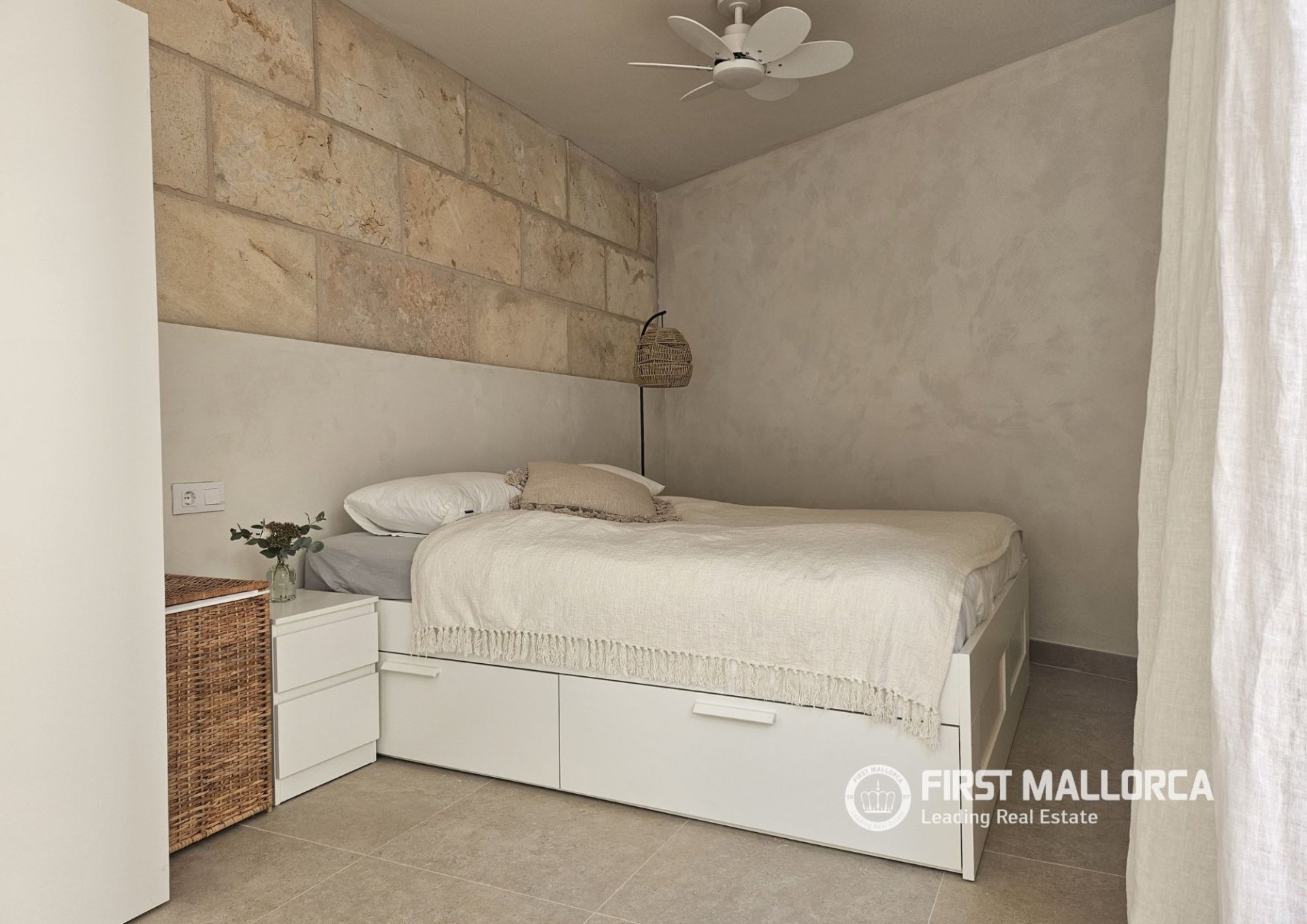 Villa en Port De Pollenca, Mallorca, España 4 dormitorios, 200 m2 No. 164303