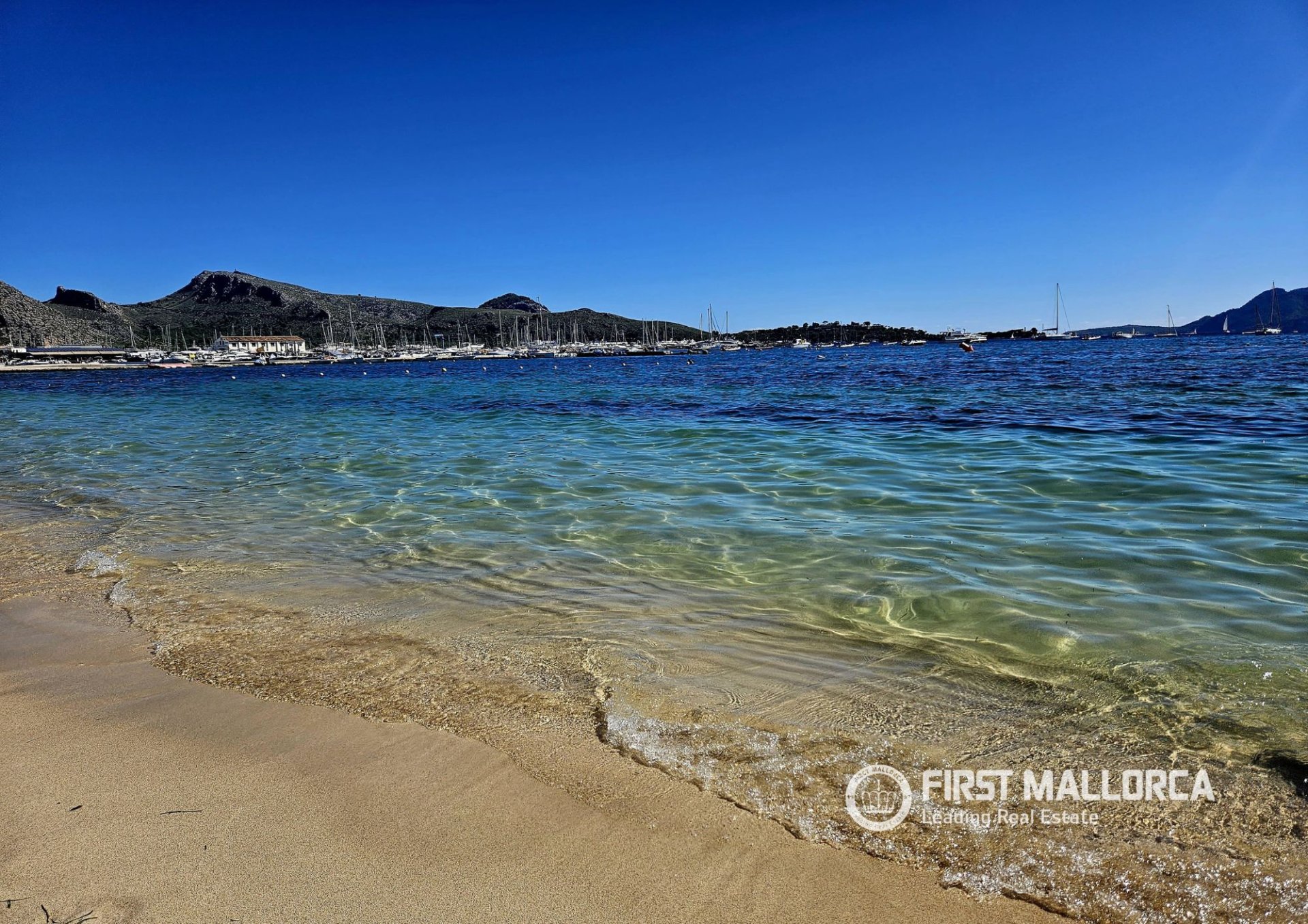 Villa en Port De Pollenca, Mallorca, España 4 dormitorios, 200 m2 No. 164303