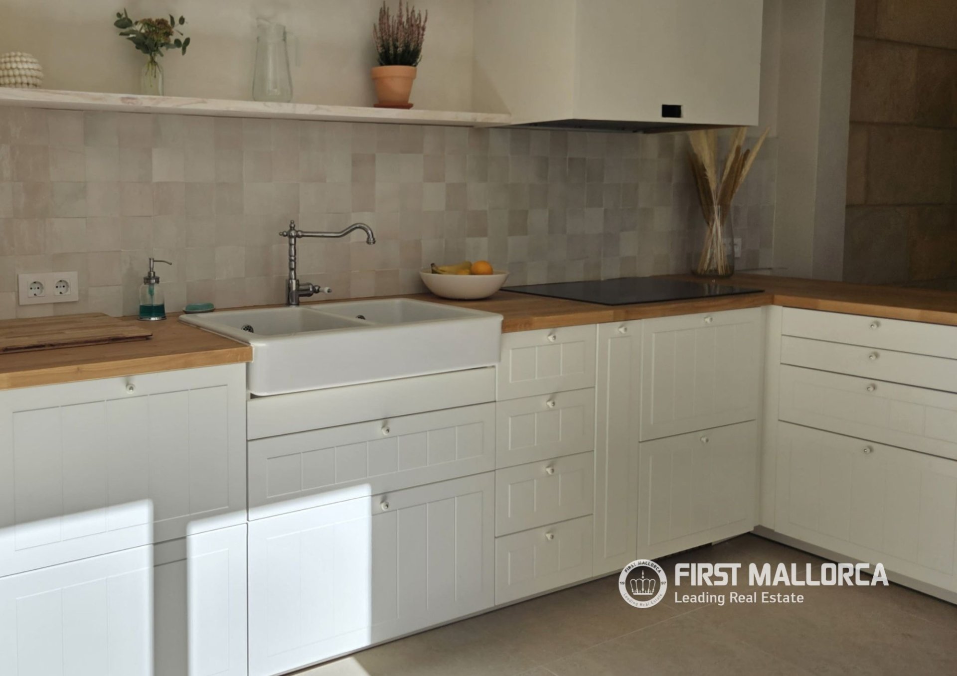 Villa en Port De Pollenca, Mallorca, España 4 dormitorios, 200 m2 No. 164303