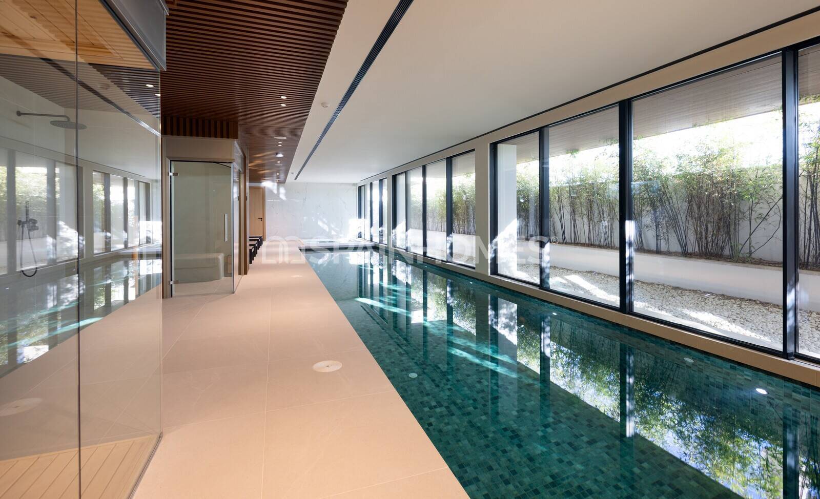 Penthouse à Estepona, Malaga, Espagne 3 chambres, 546 m2 No. 113433