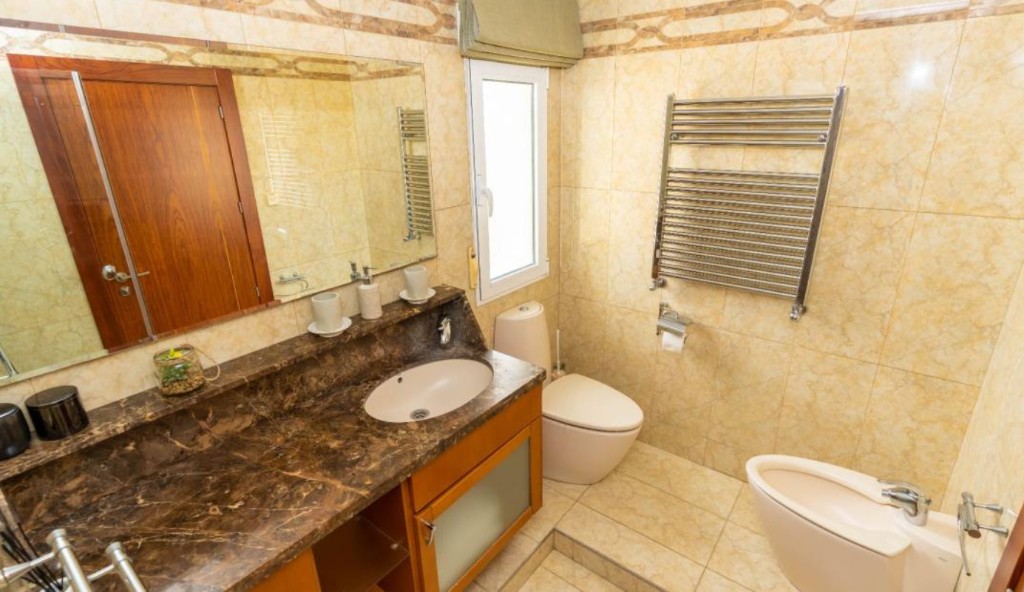 Villa i Torrevieja, Alicante, Spanien 4 sovrum, 480 kvm. Nr. 145204