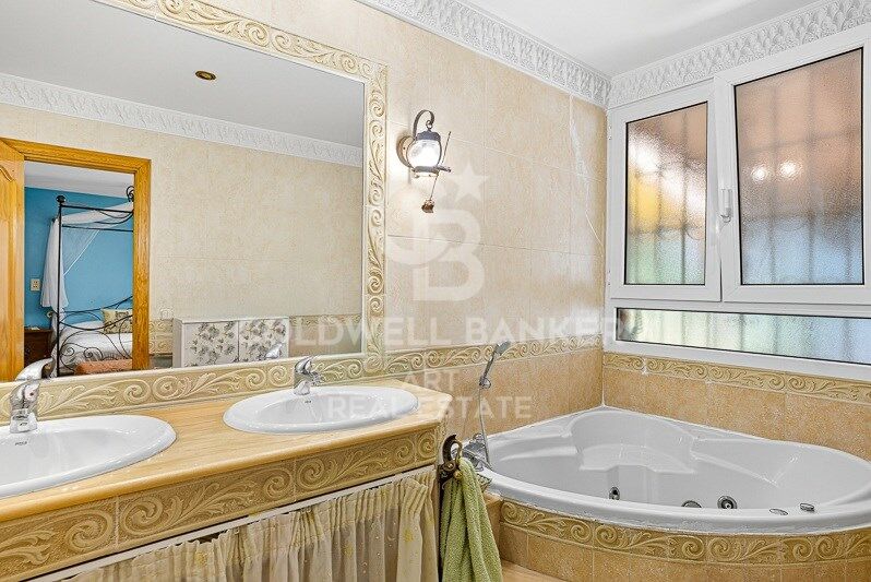 Dom w Marbella, Malaga, Hiszpania 5 sypialni, 205 mkw. nr 157644