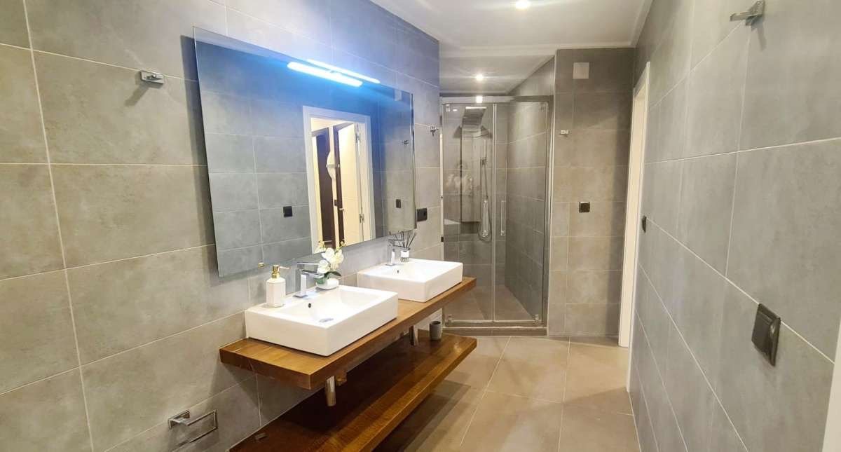 Villa in Calpe, Alicante, Spain 5 bedrooms, 420 sq.m. No. 165122