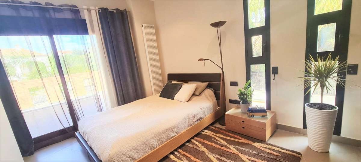 Villa in Calpe, Alicante, Spain 5 bedrooms, 420 sq.m. No. 165122