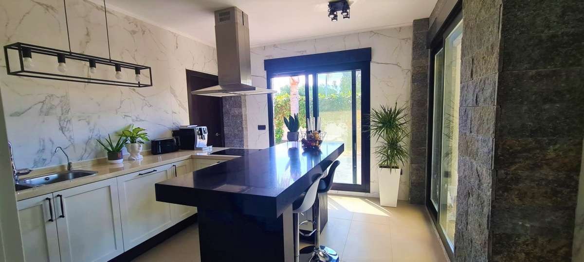 Villa in Calpe, Alicante, Spain 5 bedrooms, 420 sq.m. No. 165122