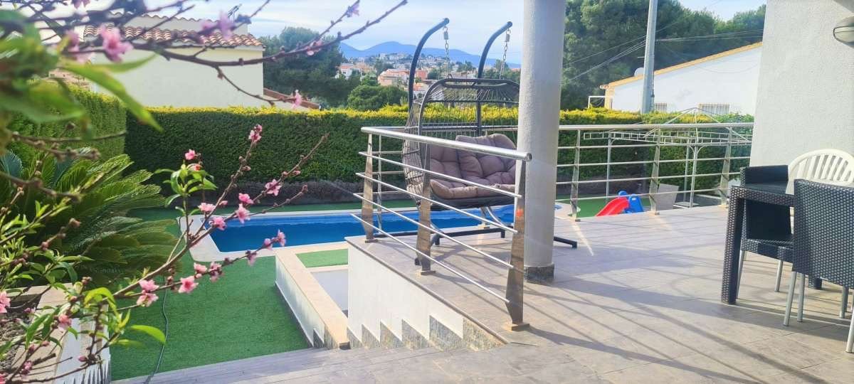Villa in Calpe, Alicante, Spain 5 bedrooms, 420 sq.m. No. 165122