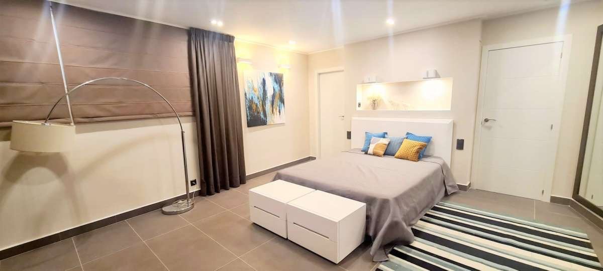 Villa in Calpe, Alicante, Spain 5 bedrooms, 420 sq.m. No. 165122