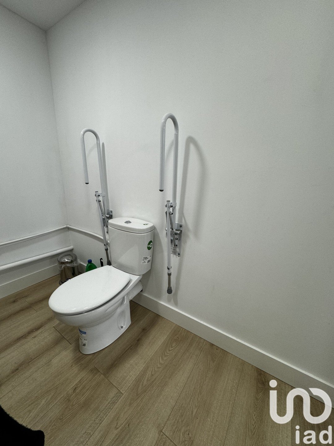 Commercial property à Leon, Espagne 76 m2 No. 173427