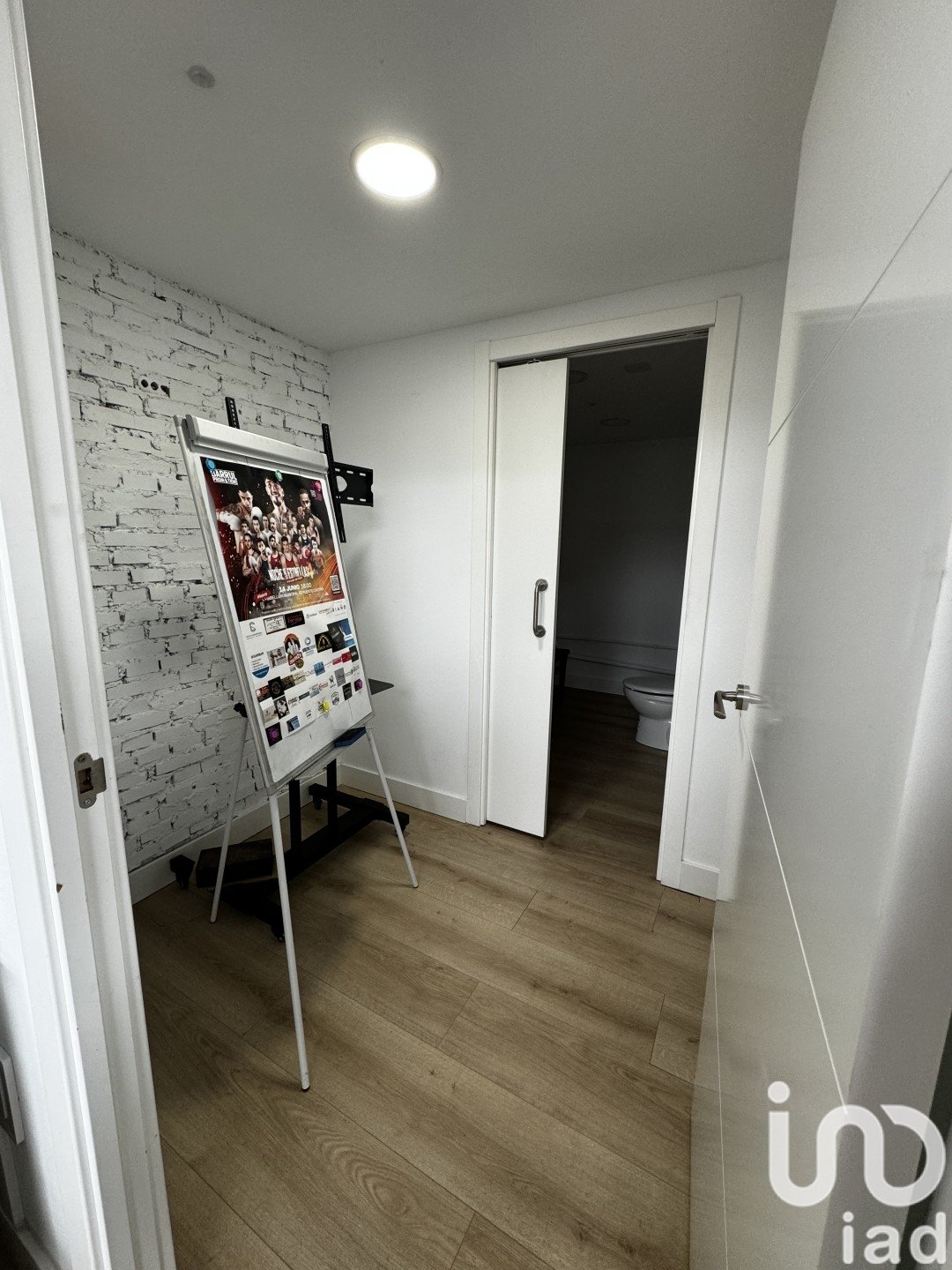 Commercial property à Leon, Espagne 76 m2 No. 173427