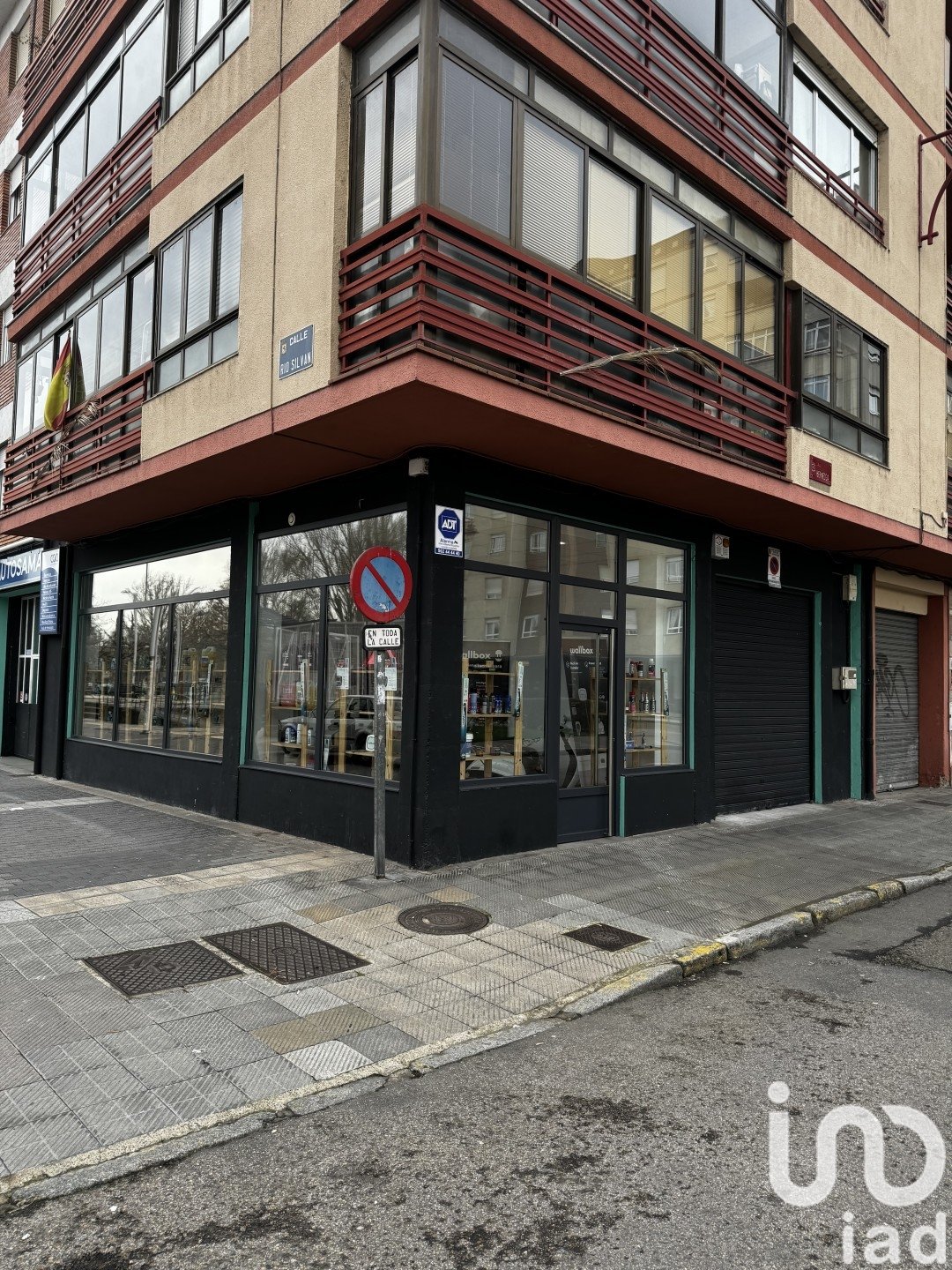 Commercial property à Leon, Espagne 76 m2 No. 173427