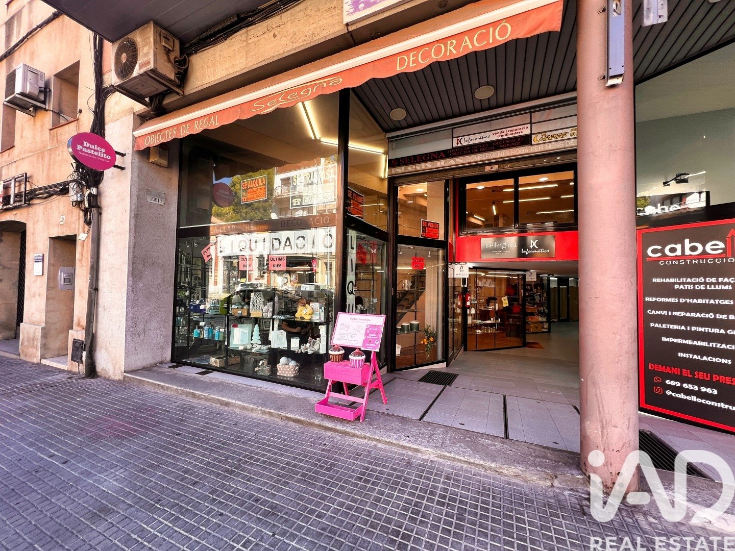 Commercial property à Vallirana, Barcelona, Espagne 150 m2 No. 173422