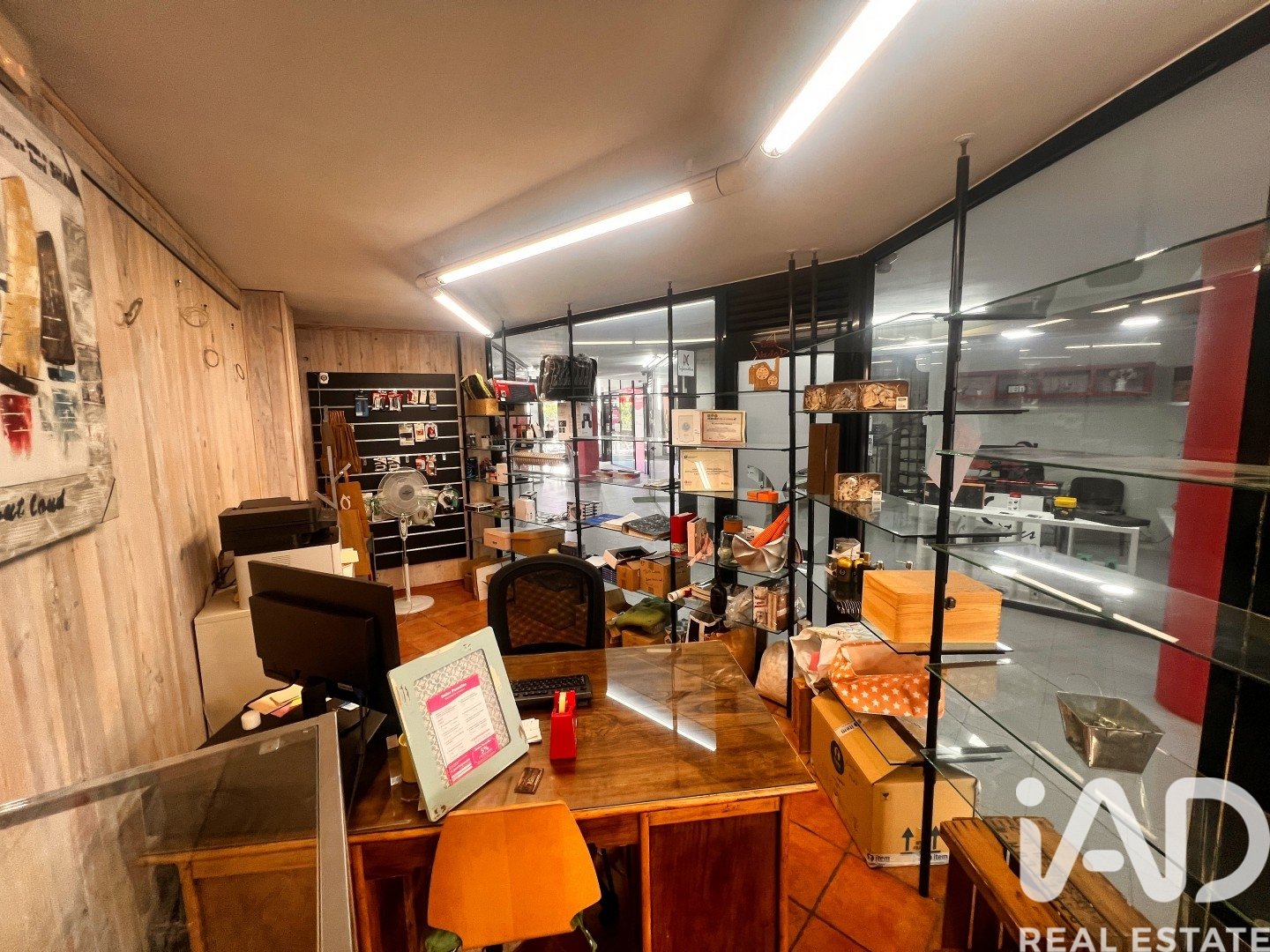 Commercial property à Vallirana, Barcelona, Espagne 150 m2 No. 173422