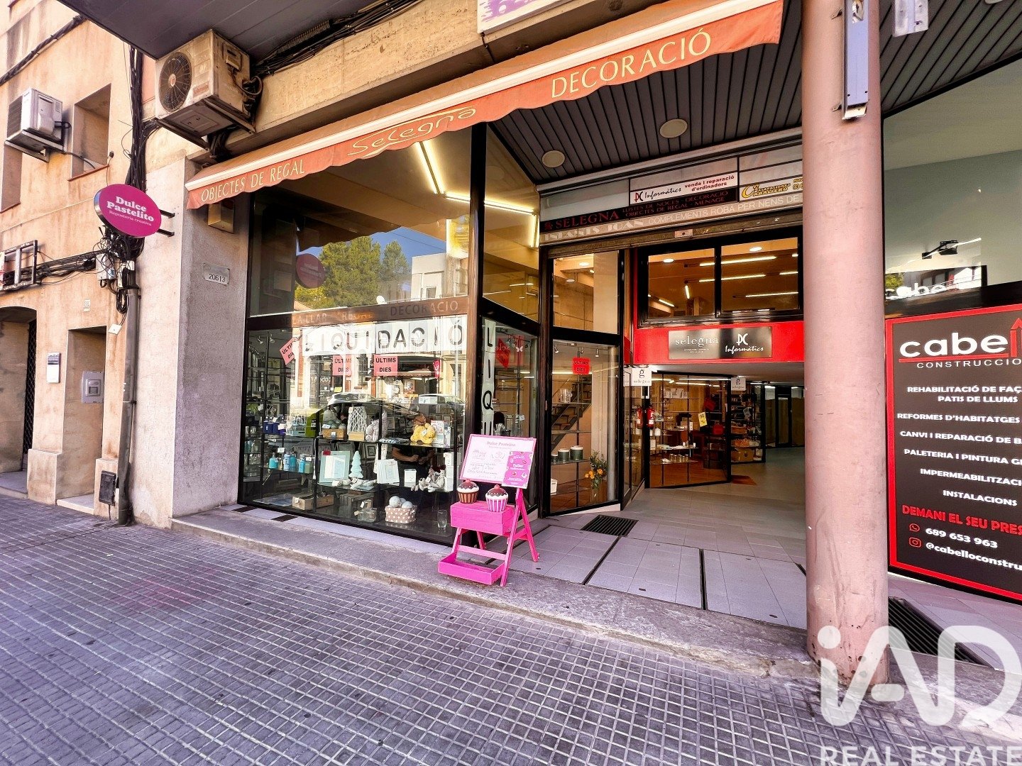 Commercial property à Vallirana, Barcelona, Espagne 150 m2 No. 173422