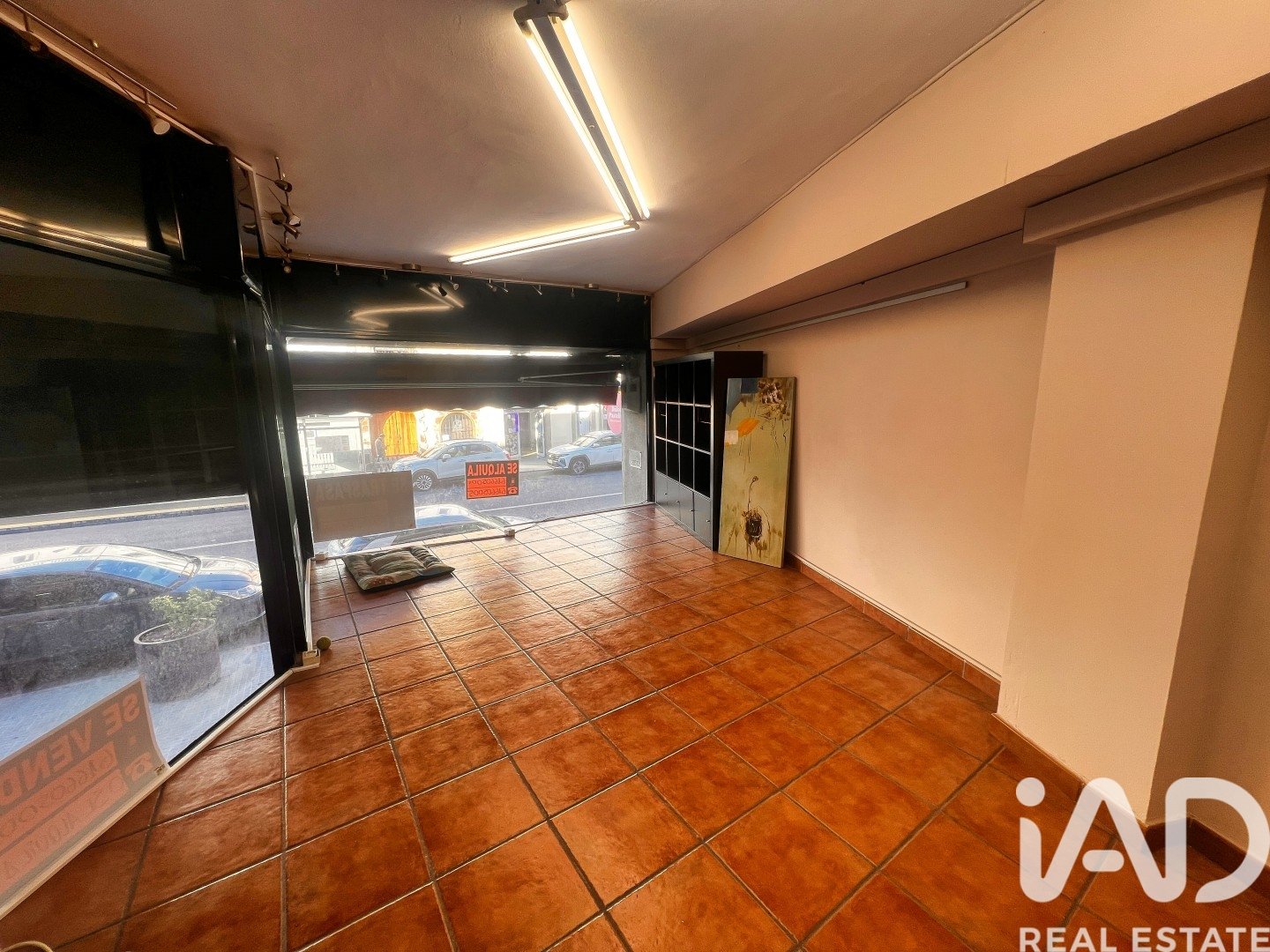 Commercial property à Vallirana, Barcelona, Espagne 150 m2 No. 173422