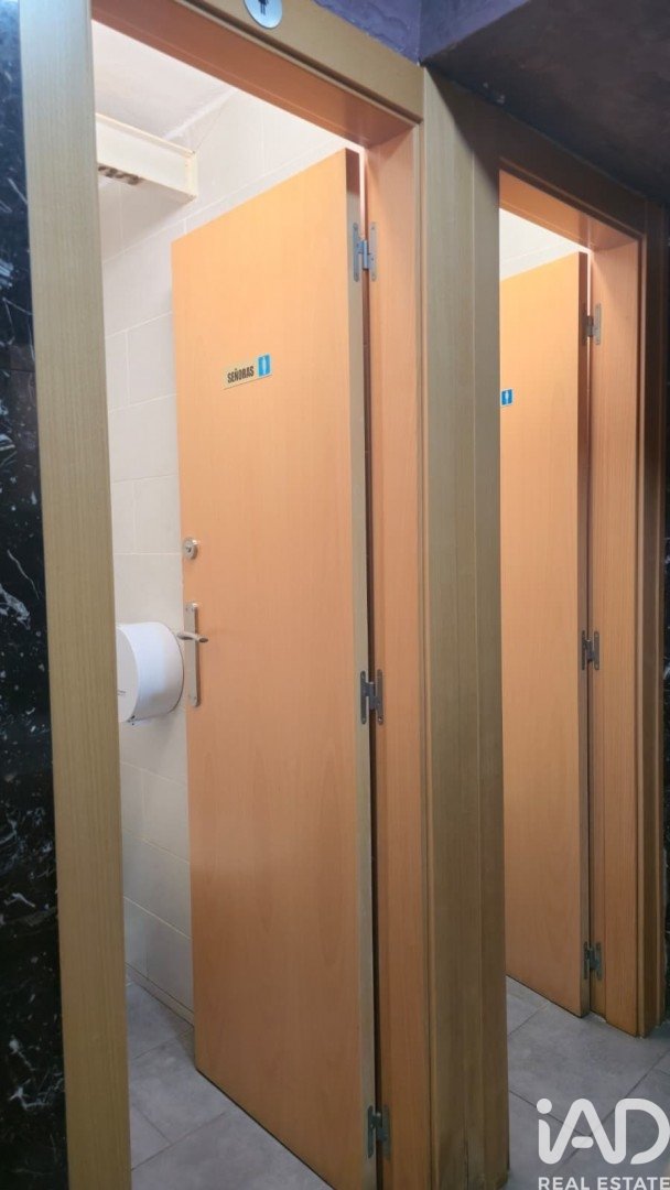 Commercial property in L'Hospitalet de Llobregat, Barcelona, Spain 103 sq.m. No. 173423