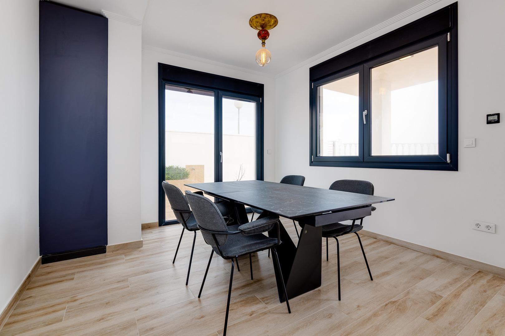 Villa à Torrevieja, Alicante, Espagne 4 chambres, 210 m2 No. 165245