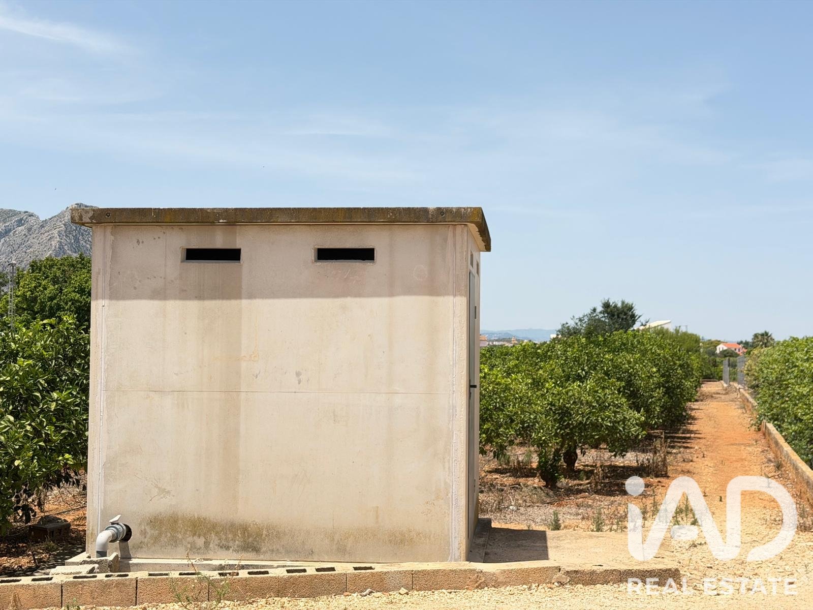 Commercial property à Ondara, Alicante, Espagne No. 188149