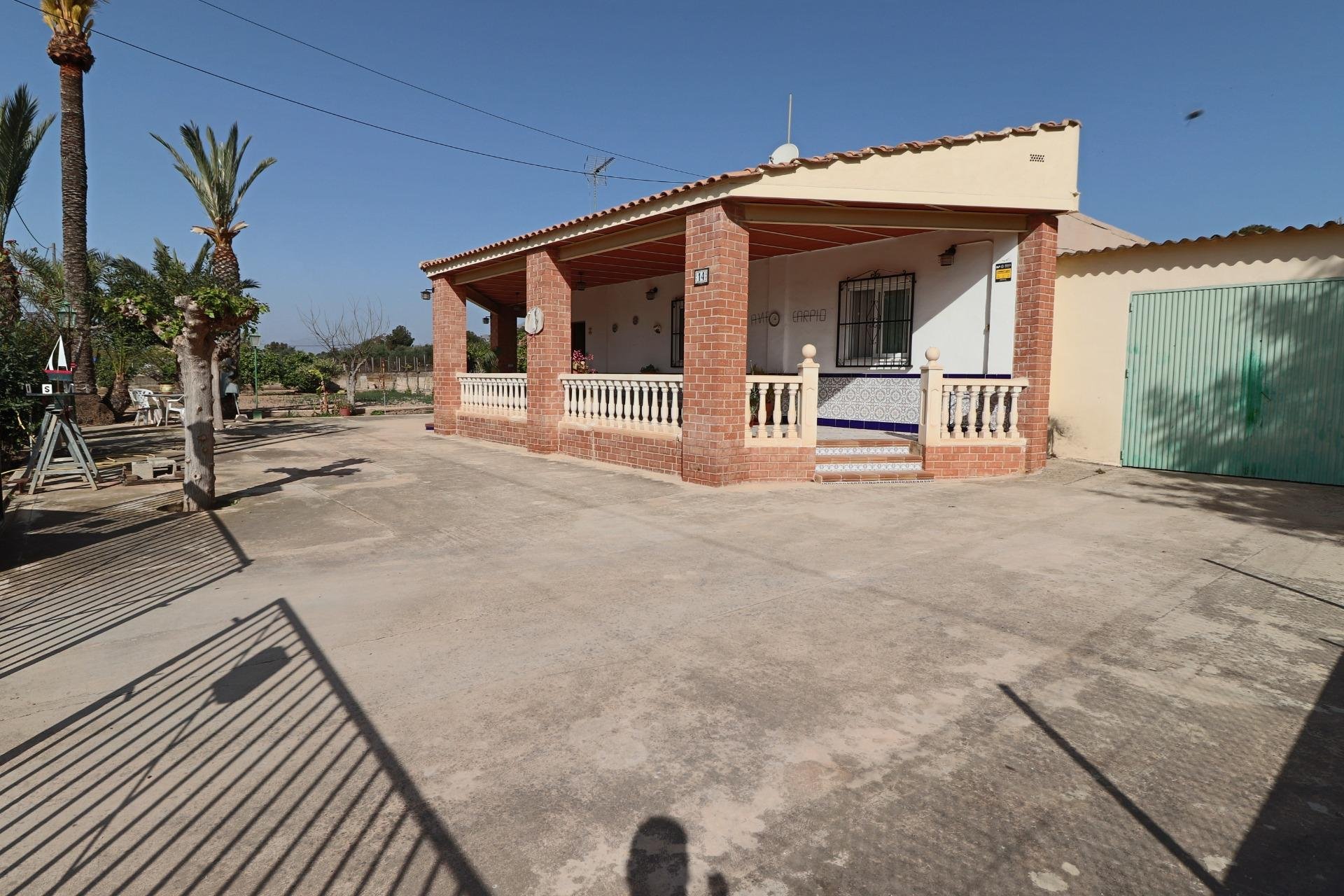 Villa in Benidorm, Alicante, Spain 2 bedrooms, 200 sq.m. No. 196703