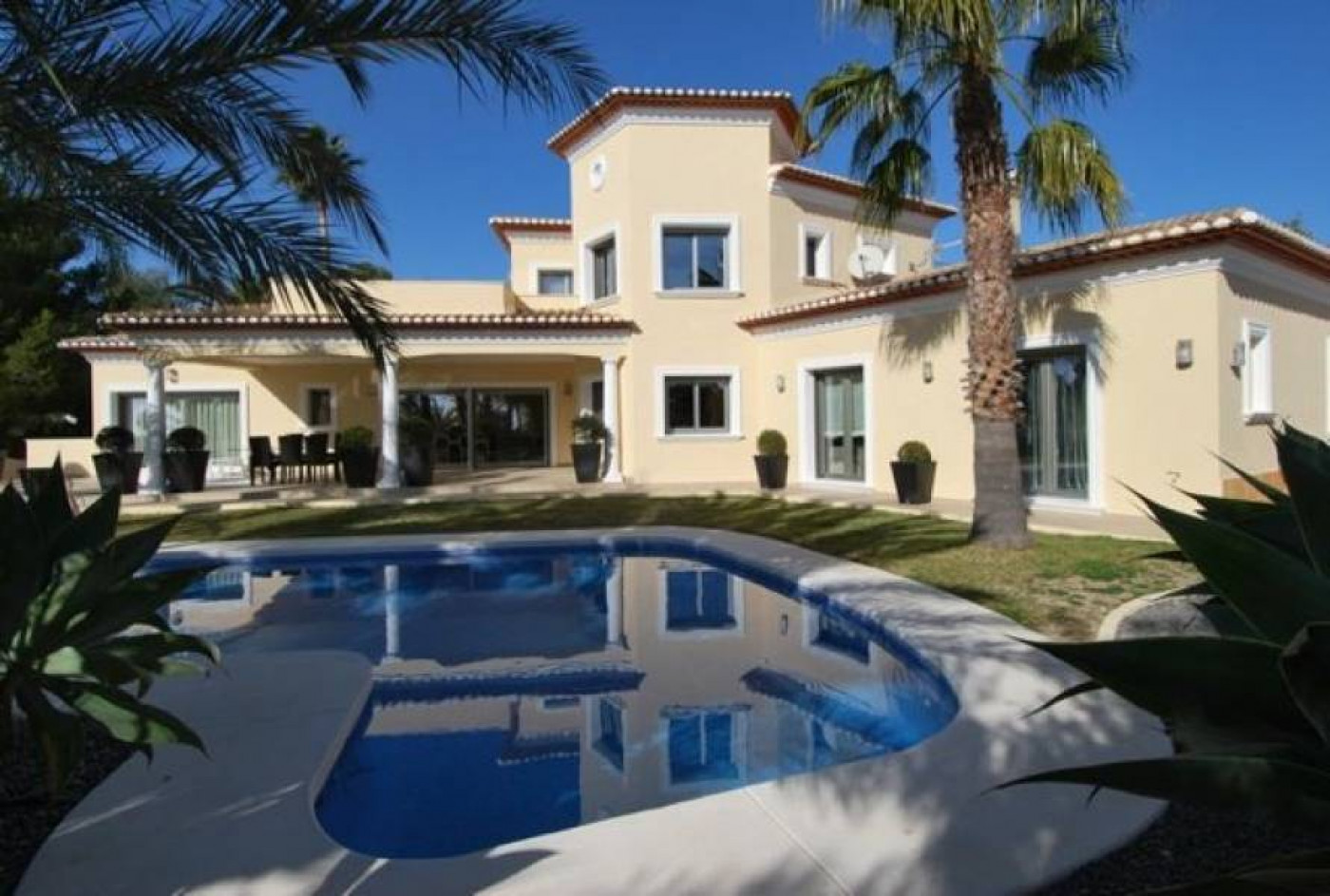 Villa i Benissa, Alicante, Spanien 4 sovrum, 464 kvm. Nr. 196706