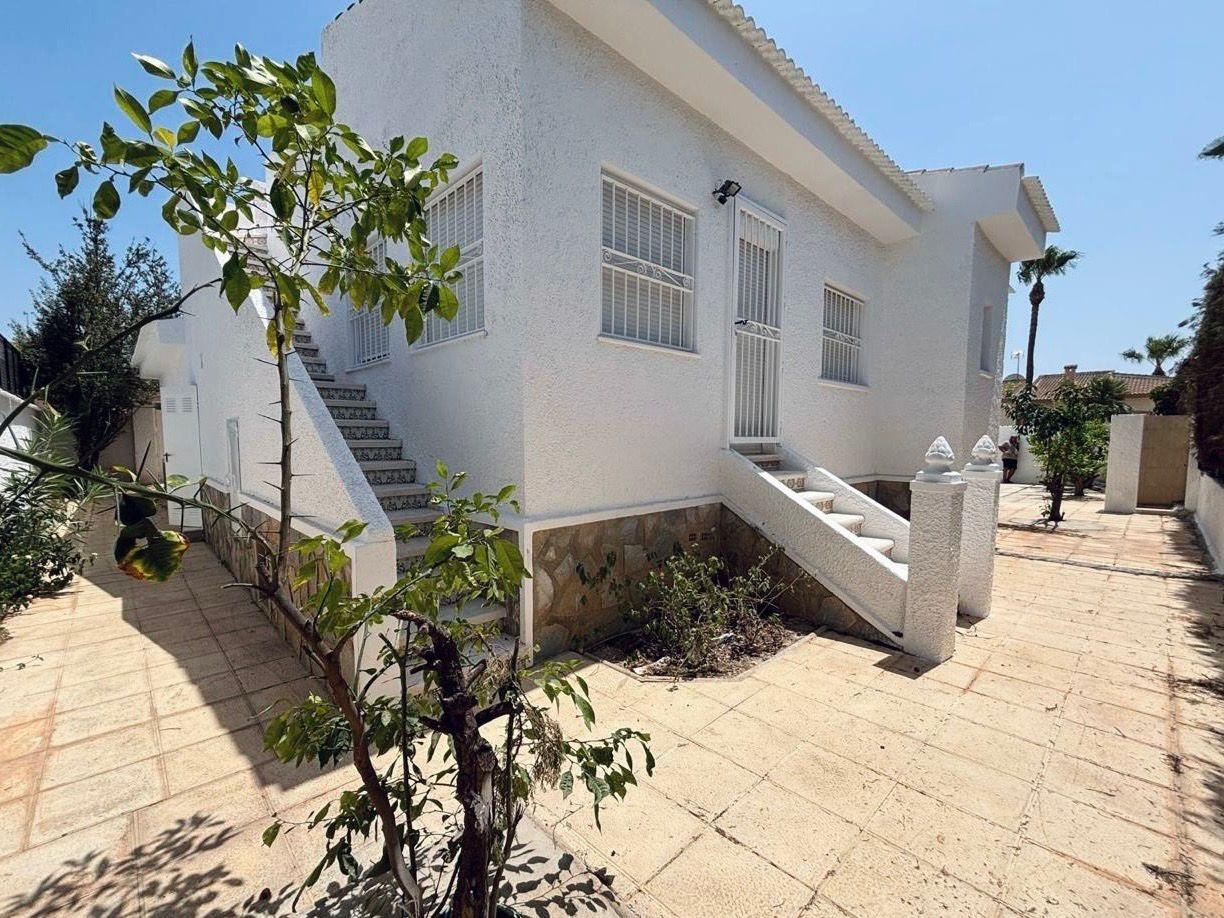 Villa i Ciudad Quesada, Alicante, Spanien 3 sovrum, 110 kvm. Nr. 165693