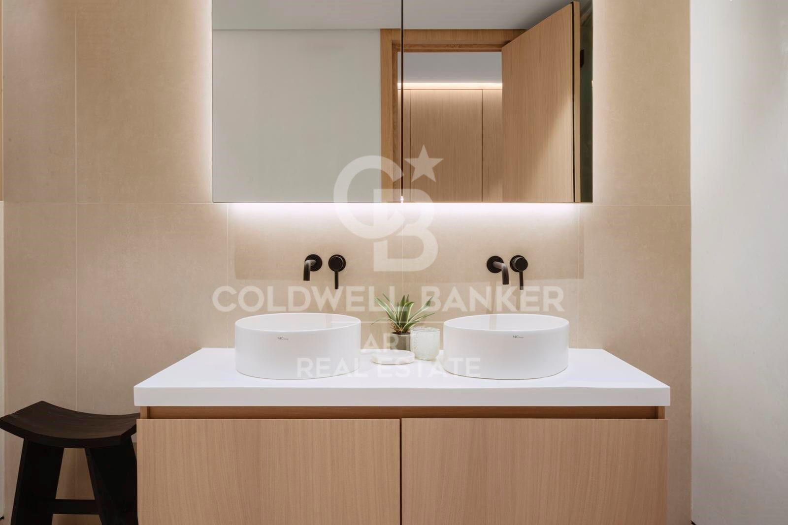 Apartment à Malaga, Espagne 4 chambres,  No. 159707