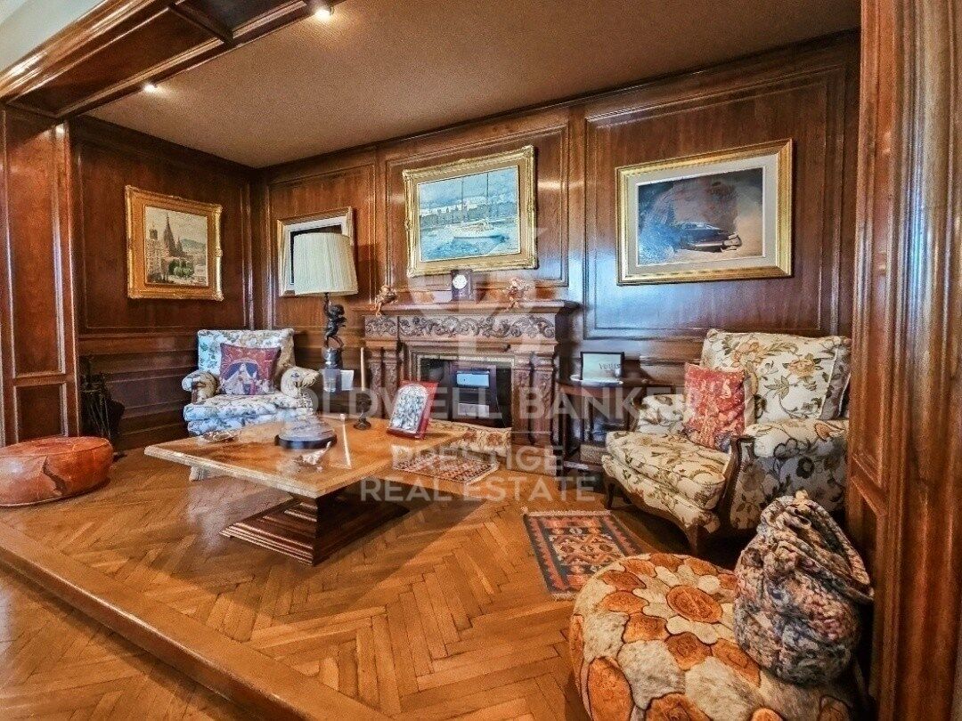 Huoneisto Barcelona, Espanja 7 makuuhuonetta, 512 m2 No. 158507