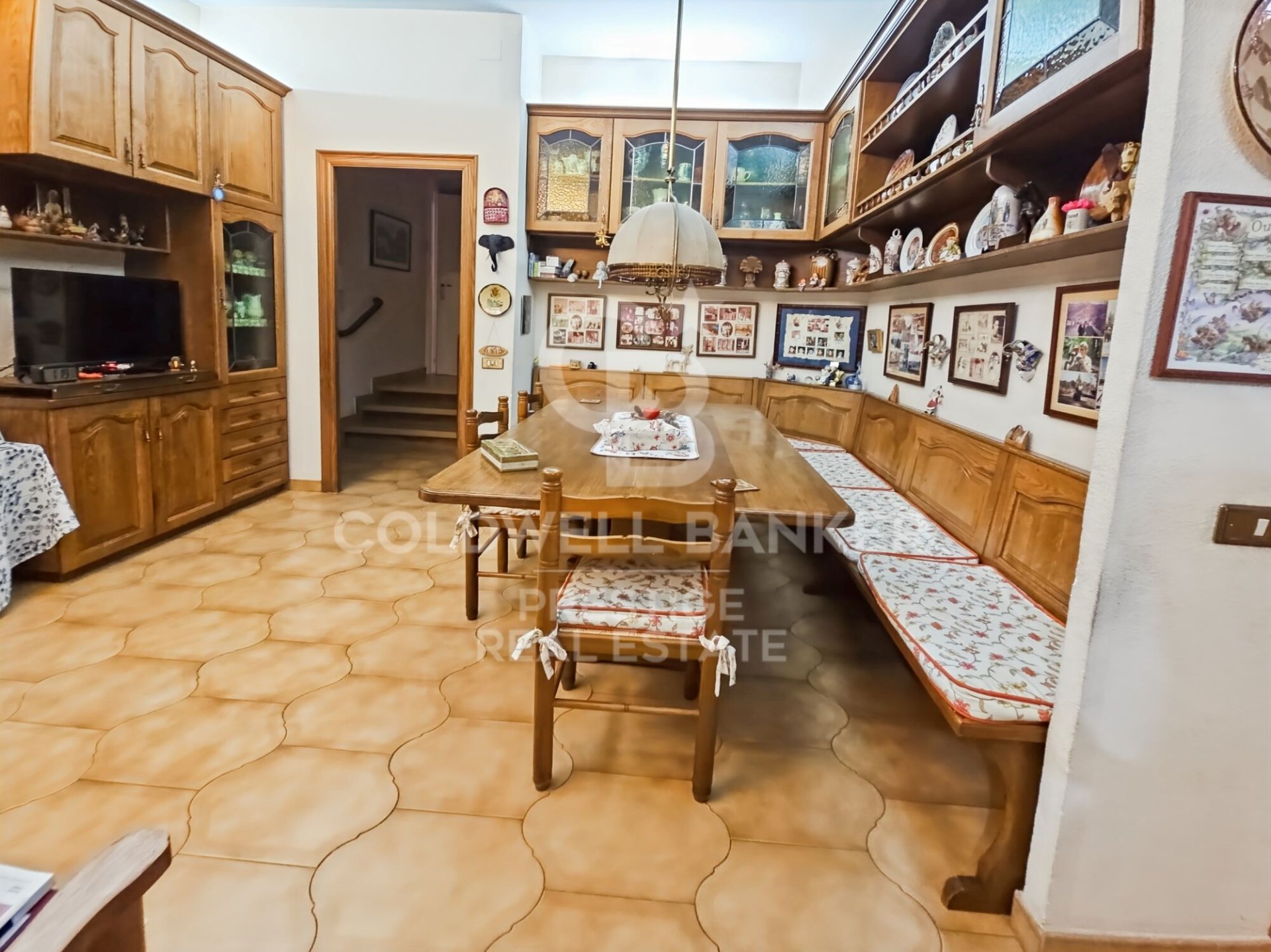 Huoneisto Barcelona, Espanja 7 makuuhuonetta, 512 m2 No. 158507