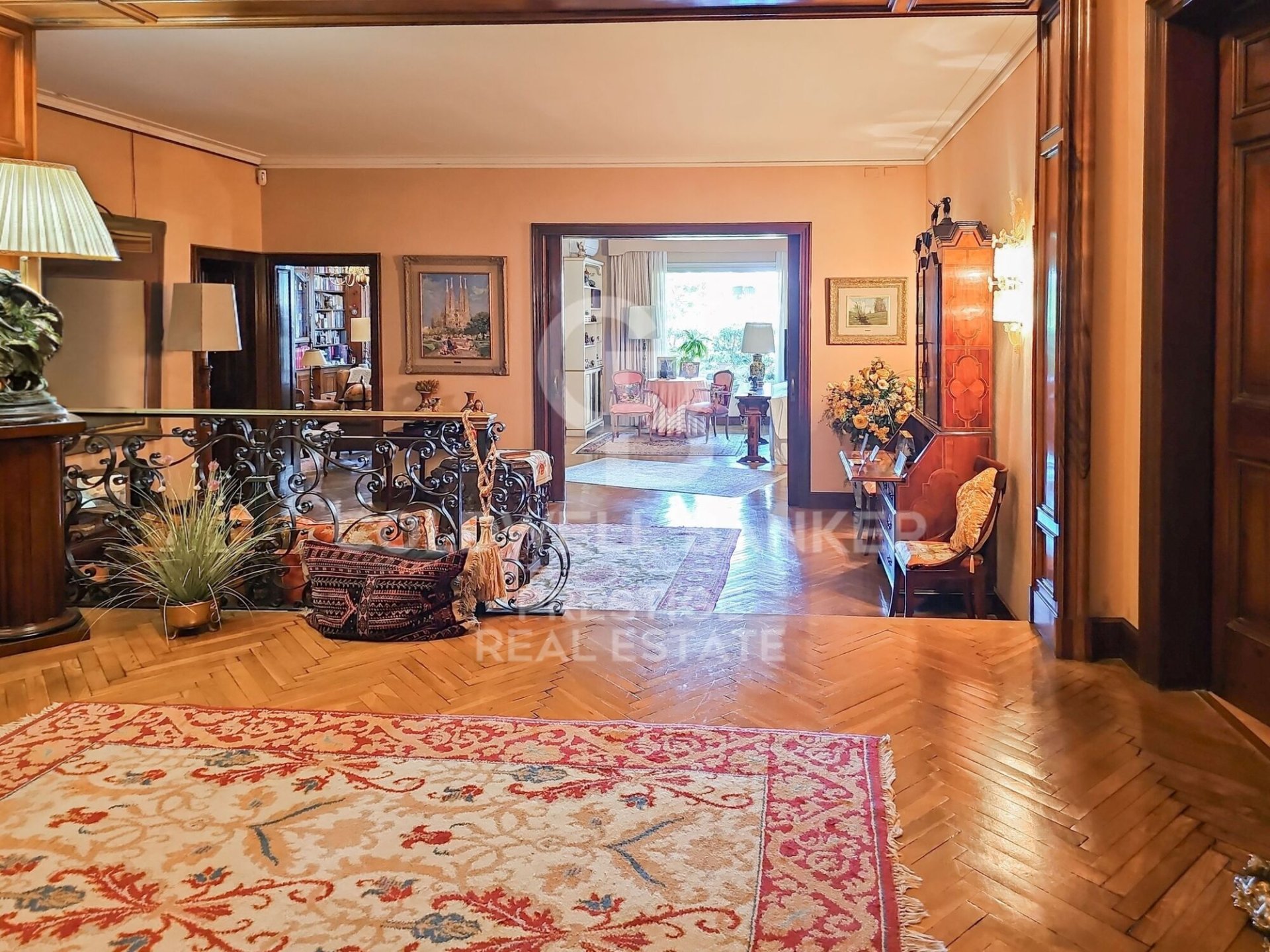 Huoneisto Barcelona, Espanja 7 makuuhuonetta, 512 m2 No. 158507