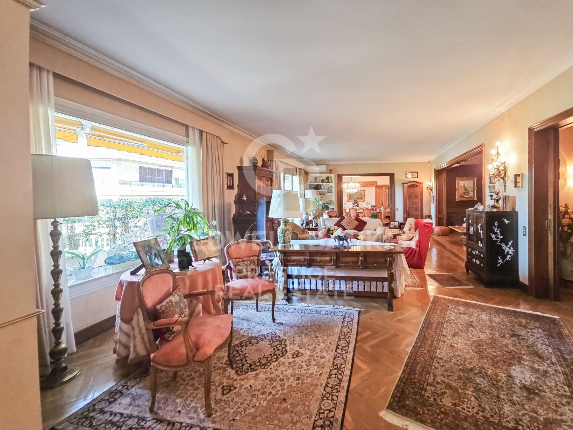 Huoneisto Barcelona, Espanja 7 makuuhuonetta, 512 m2 No. 158507