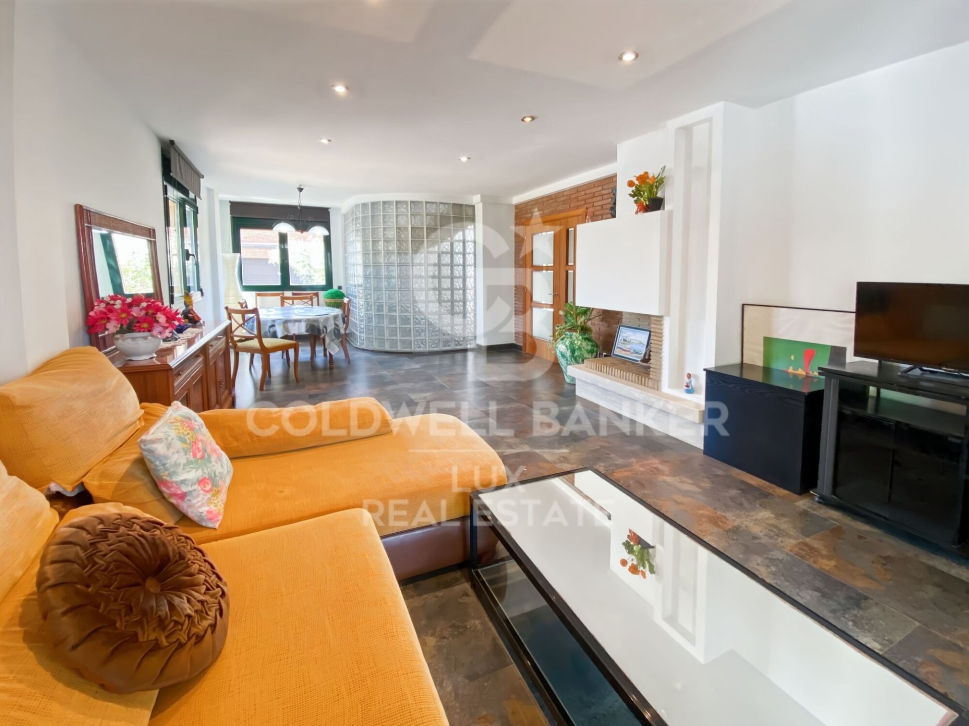 Hus i L'Escala, Girona, Spanien 4 sovrum, 301 kvm. Nr. 158511